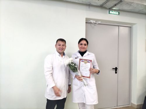 Бүген район үзәк дәваханәсендә медицина хезмәткәрләре көнен билгеләп үттеләр
