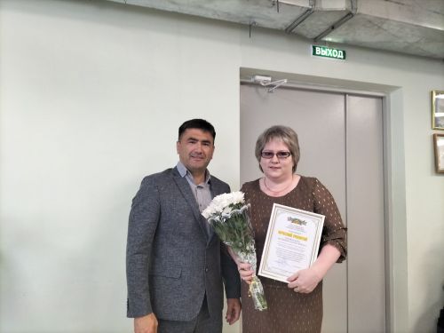Бүген район үзәк дәваханәсендә медицина хезмәткәрләре көнен билгеләп үттеләр