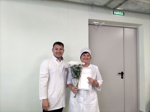 Бүген район үзәк дәваханәсендә медицина хезмәткәрләре көнен билгеләп үттеләр