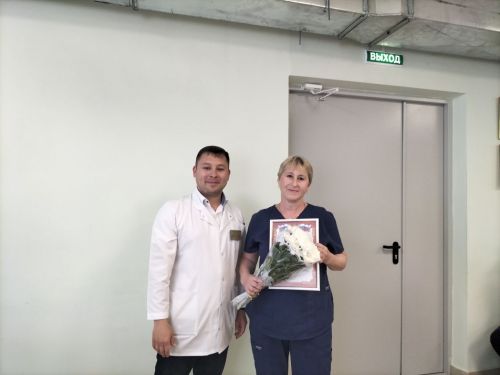 Бүген район үзәк дәваханәсендә медицина хезмәткәрләре көнен билгеләп үттеләр
