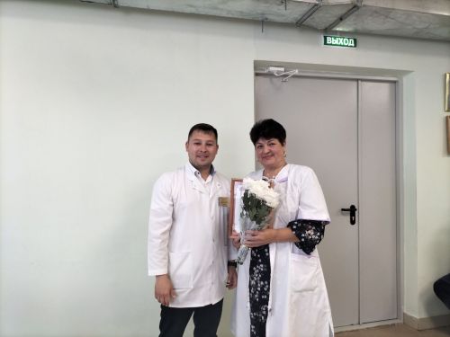 Бүген район үзәк дәваханәсендә медицина хезмәткәрләре көнен билгеләп үттеләр