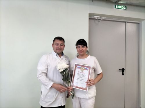 Бүген район үзәк дәваханәсендә медицина хезмәткәрләре көнен билгеләп үттеләр