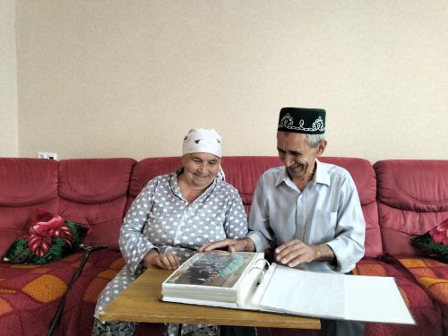 Купка авылыннан Зиннәтовлар гаиләсе 13 буынны үз эченә алган шәҗәрә ясаган