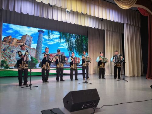 Кукмара районында яшәүче Үзбәкстан гражданнары ил президентын сайлауда  вакытыннан алда тавыш бирүдә катнашты