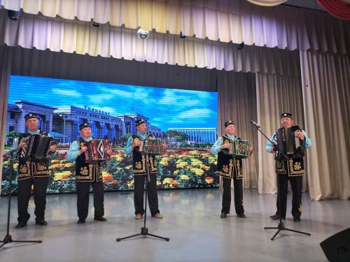 Кукмара районында яшәүче Үзбәкстан гражданнары ил президентын сайлауда  вакытыннан алда тавыш бирүдә катнашты