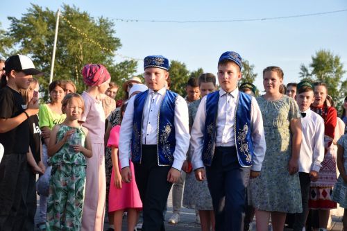 Кукмарада беренче тапкыр игезәкләр парады уздырылды