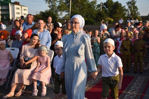 Кукмарада беренче тапкыр игезәкләр парады уздырылды