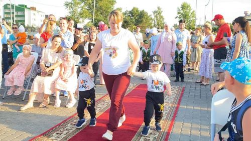 Кукмарада беренче тапкыр игезәкләр парады уздырылды