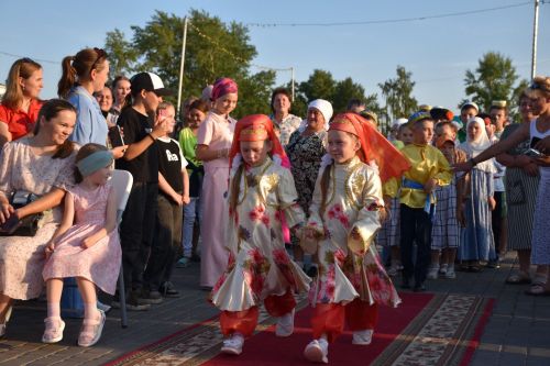 Кукмарада беренче тапкыр игезәкләр парады уздырылды