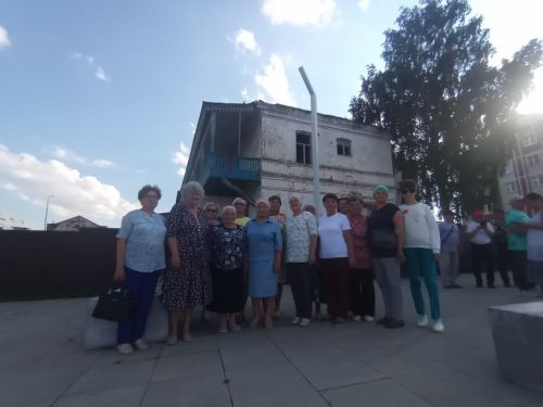 Кукмарада яшәүче Гөлсәрия Хәсәнова: Коморовлар йорты яныннан узганда әле дә тәннәрем чымырдый