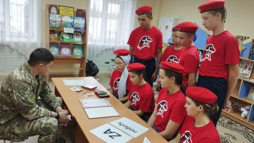 Зур Сәрдек авыл китапханәсендә махсус хәрби операциядә катнашучы белән очрашу оештырылды
