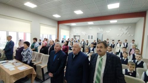 Без — шагыйрьле халык: Зур Сәрдек гимназиясендә якташыбыз, Татарстанның халык шагыйре Газинур Морат белән очрашу булды