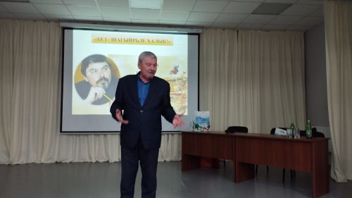 Без — шагыйрьле халык: Зур Сәрдек гимназиясендә якташыбыз, Татарстанның халык шагыйре Газинур Морат белән очрашу булды