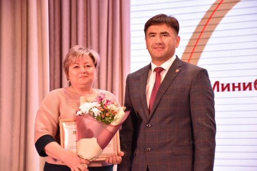 Кукмарада Педагог һәм остаз елын ябу тантанасы булды