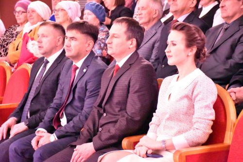 Кукмарада Педагог һәм остаз елын ябу тантанасы булды