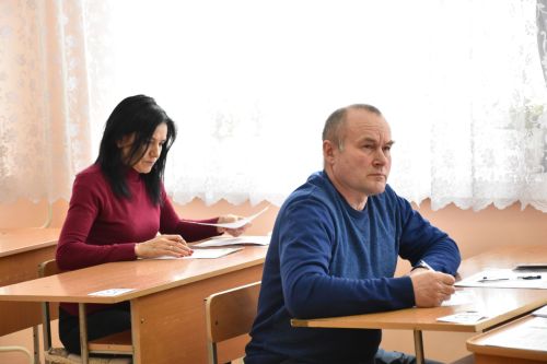 Кукмарада әти-әниләр БДИ тапшырды