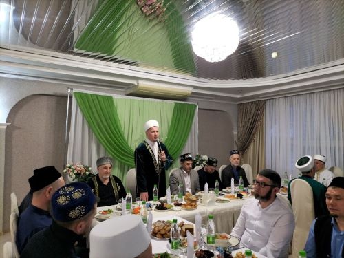 Кукмара районы башлыгы Сергей Димитриев ифтар мәҗлесендә катнашты