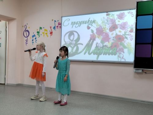 «Алдынгылар хәрәкәте» активистлары физик мөмкинлекләре чикләнгән балалар өчен бәйрәм концерты оештырды