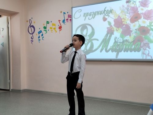 «Алдынгылар хәрәкәте» активистлары физик мөмкинлекләре чикләнгән балалар өчен бәйрәм концерты оештырды