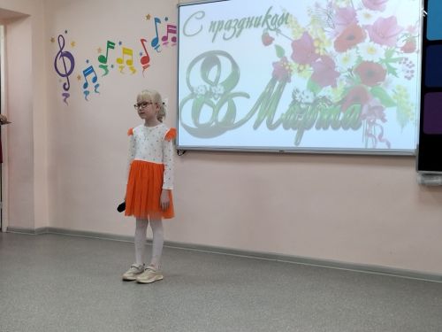 «Алдынгылар хәрәкәте» активистлары физик мөмкинлекләре чикләнгән балалар өчен бәйрәм концерты оештырды