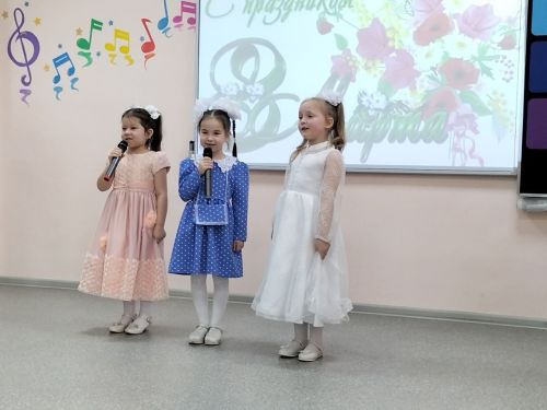 «Алдынгылар хәрәкәте» активистлары физик мөмкинлекләре чикләнгән балалар өчен бәйрәм концерты оештырды