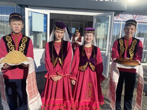 Бөтендөнья татар конгрессы XII Бөтенроссия татар авыллары эшмәкәрләре җыены кысаларында Ядегәр җирлегенә бер төркем кунаклар  килде