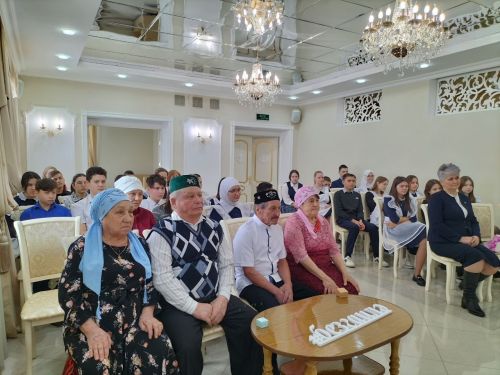 Кукмарада яшәүче Тимергалиевлар һәм Кәримовлар  гаиләләре «Районның мактаулы юбилярлары» китабына кертелде