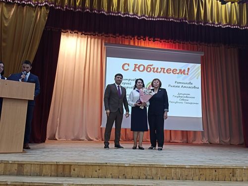 Кукмара күппрофильле лицее бүген үзенең 155 еллык күркәм юбилеен бәйрәм итә