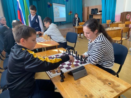 В школе села Большой Кукмор прошел шахматный турнир памяти  почетного гражданина Кукморского района Мияссара Мансурова