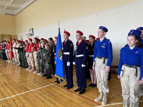 В Кукморе более 200 учеников состязались в военно-патриотической игре «Зарница»