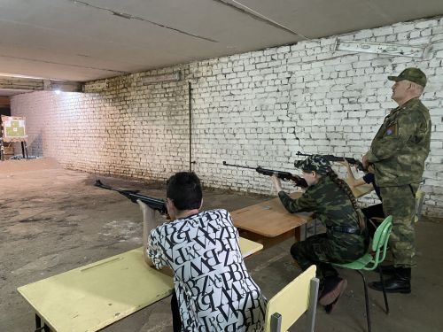 В Кукморе более 200 учеников состязались в военно-патриотической игре «Зарница»