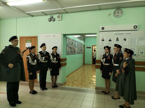 Кукмара районы Манзарас авылы зиратында Советлар Союзы герое Сабир Әхтәмов каберенә чәчәкләр салдылар