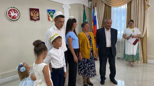 «Россия йөрәге» гаилә учагы капсуласы Теләче районына тапшырылды