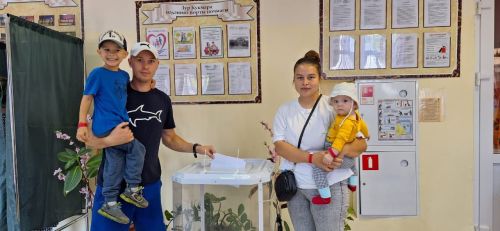 Зур Кукмарадагы 1674 нче сайлау участогына сайлаучылар ат белән килде