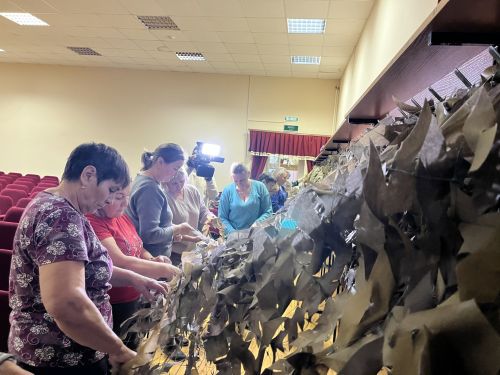 Поч.Сутерда махсус хәрби операциядәгеләргә маскировка челтәре үрделәр