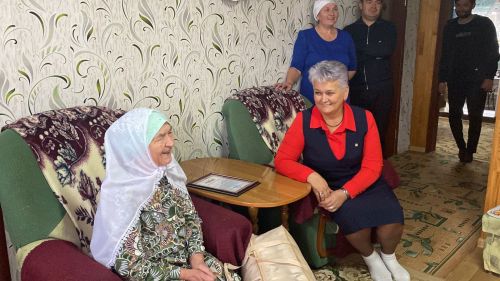 90 яшьлек Миниямал Миңнегалиева: 41 ел буе бер генә урында — түшәү цехында эшләдем