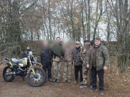 Вахитлеләр махсус хәрби операциядәге якташ солдатларга гуманитар ярдәм илтеп кайттылар