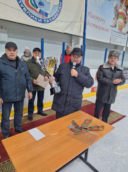 Кукмараның «Олимп» Боз сараенда алкалы хоккей буенча турнир үтте