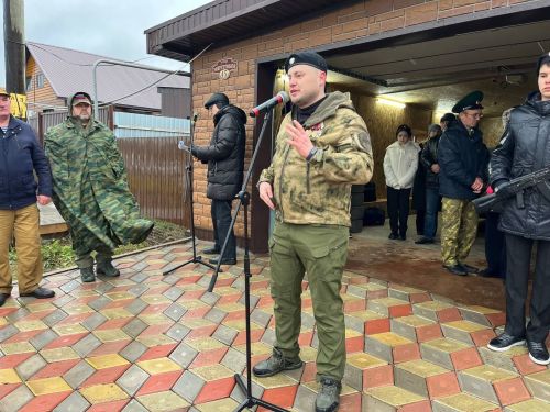 Кукмарада хәрби бурычны үтәгәндә һәлак булган Фәннур Гайфетдинов истәлегенә мемориаль такта ачылды
