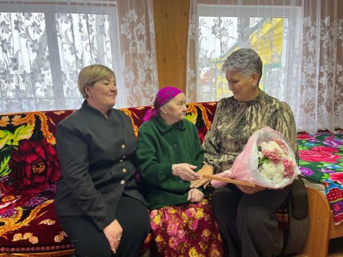 Лельвиж авылыннан Евдотия Балтасеева 90 яшьлеген каршы алды