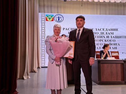 Кукмарада балигъ булмаганнар эшләре һәм аларның хокукларын яклау комиссиясенең киңәйтелгән утырышы узды
