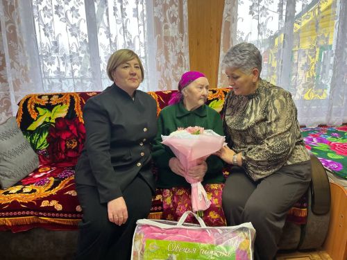 Лельвиж авылыннан Евдотия Балтасеева 90 яшьлеген каршы алды