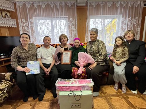Лельвиж авылыннан Евдотия Балтасеева 90 яшьлеген каршы алды