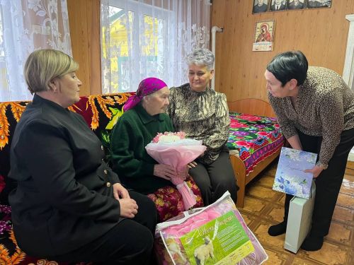 Лельвиж авылыннан Евдотия Балтасеева 90 яшьлеген каршы алды