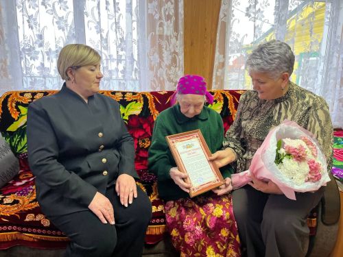 Лельвиж авылыннан Евдотия Балтасеева 90 яшьлеген каршы алды
