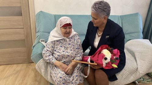 Тормыш сынауларын җиңүче: Манзараста яшәүче Фәридә Минһаҗева 90 яшьлек юбилеен билгеләп үтте