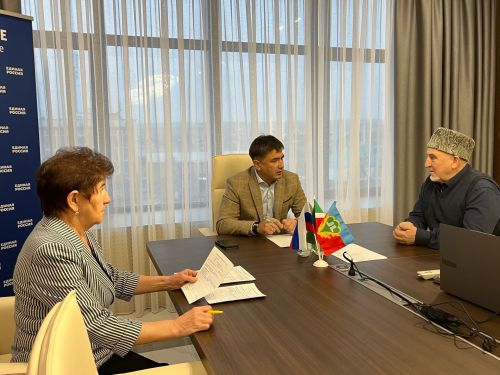 Район башлыгы Сергей Димитриев кукмаралыларны борчыган сорауларга җавап бирде