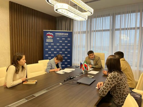 Район башлыгы Сергей Димитриев кукмаралыларны борчыган сорауларга җавап бирде