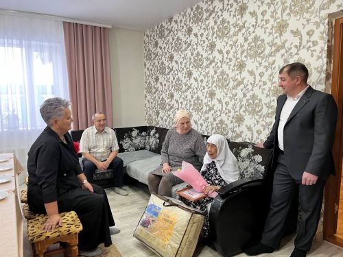 Күкшел авылыннан Миннегөл Шакирова 95 яшьлеген билгеләп үтте