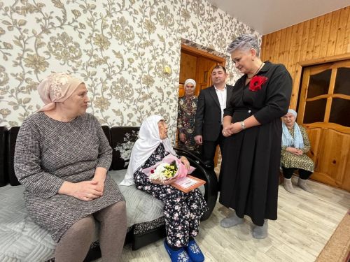 Күкшел авылыннан Миннегөл Шакирова 95 яшьлеген билгеләп үтте
